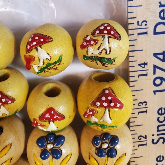 : 53 beautiful Hand painted wooden vintage Macrame large folk art craft  beads - Picture 3 of 9